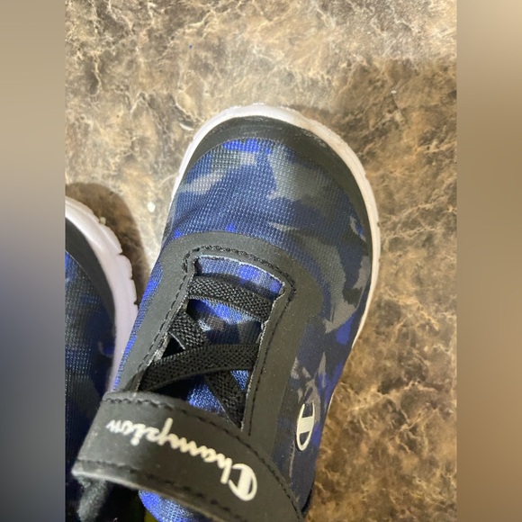 Champion Running Shoes Velcro Toddler size 6 - Picture 5 of 11